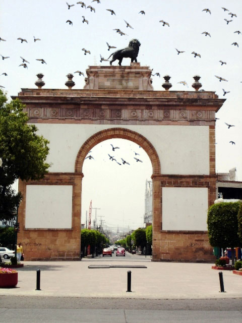 Leon Guanajuato Arco 1 Palomas